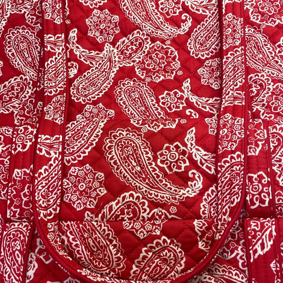 🆕 Vera Bradley Black/White Bandana “Vera” Tote Bag - Picture 4 of 6